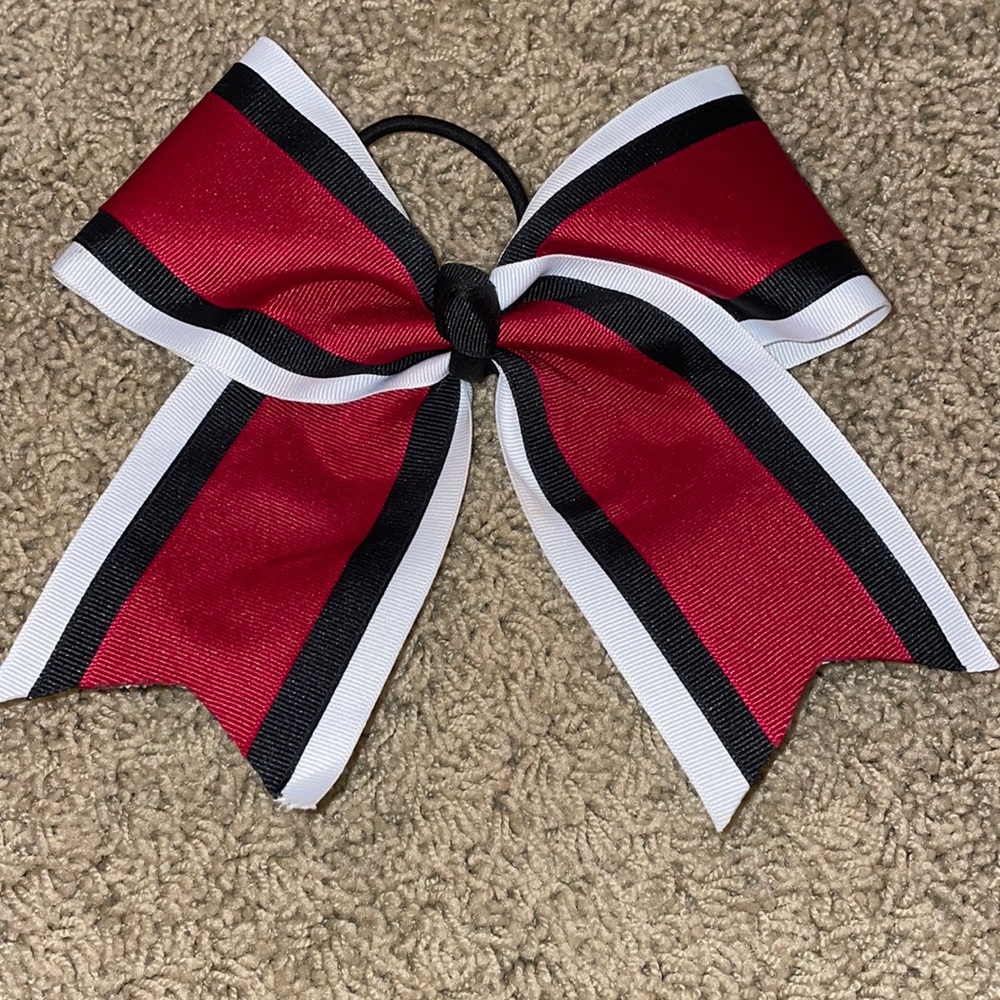 Cheer bow